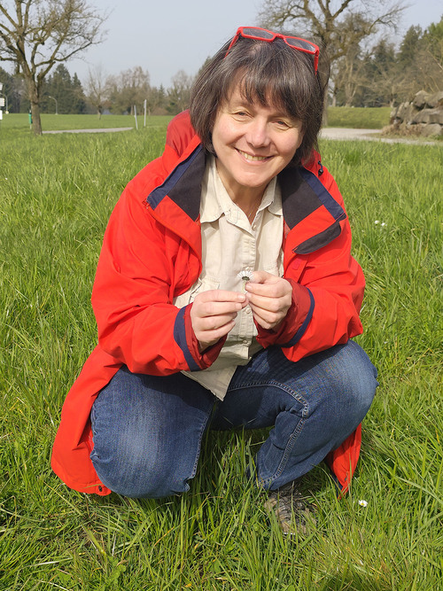 Sabine Christ ist Heilpraktikerin, Kräuterexpertin, Imkerin und zudem leidenschaftliche Köchin.